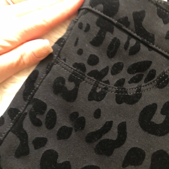 { J Brand } Super Skinny Black Leopard Jeans - Picture 4 of 7